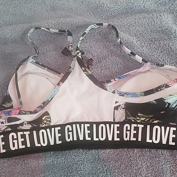 Sports bra- never worn - Picture 2 of 2